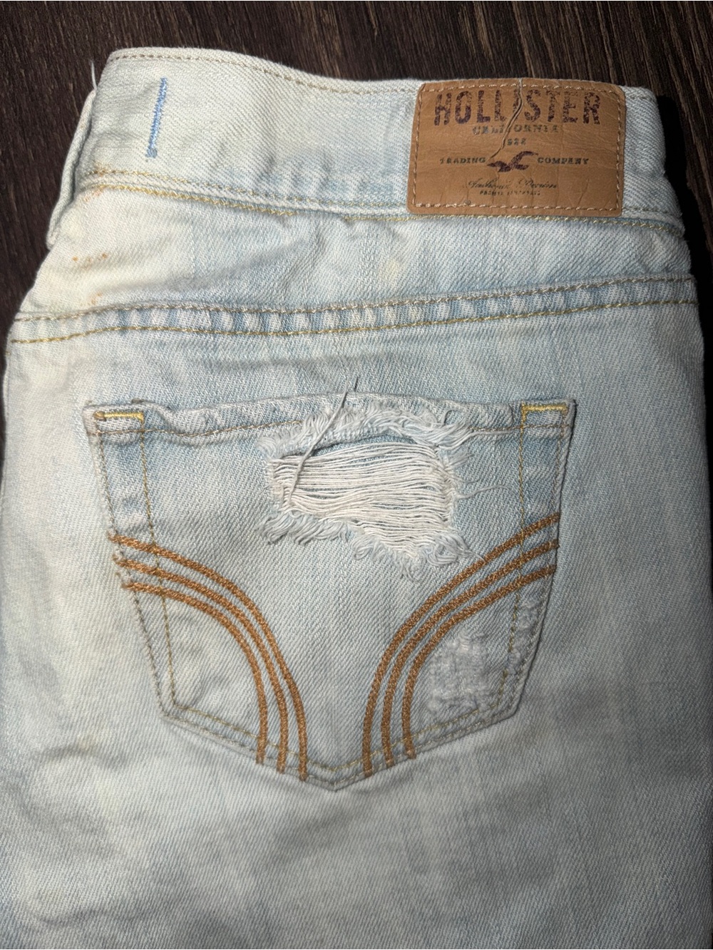 Hollister Light Wash Distressed Skinny Jeans Women’s 3 W26